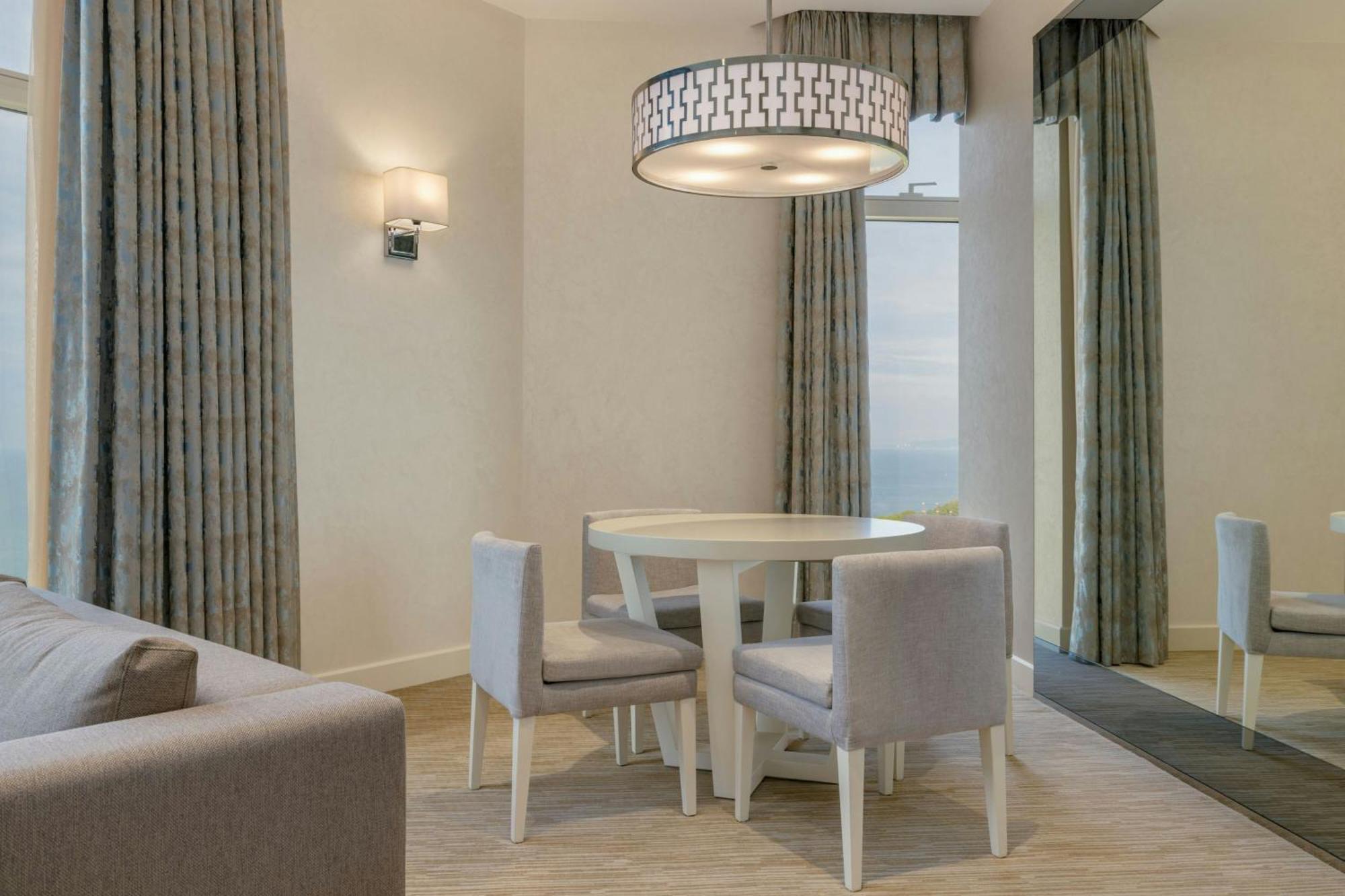 Sheraton Готель Батумі